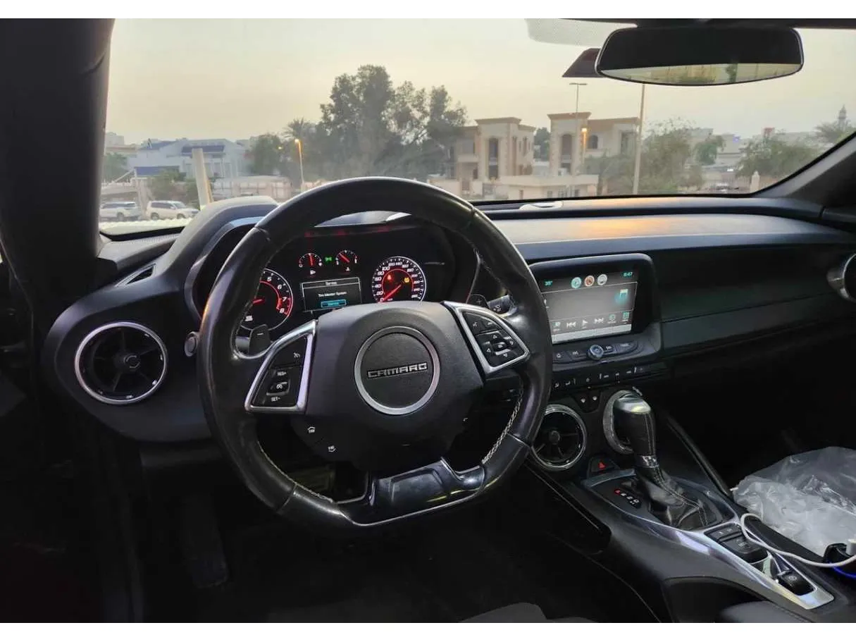 Car image 10