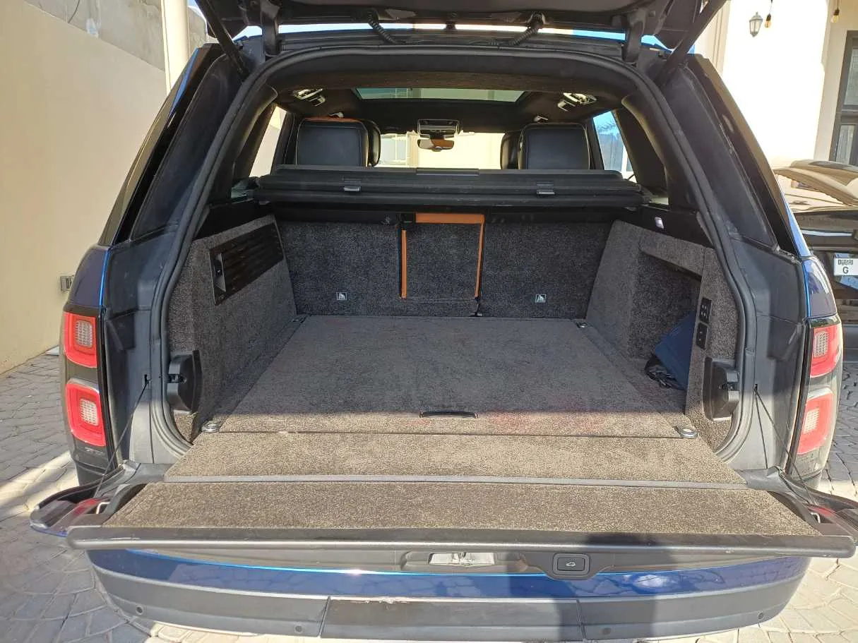 Car image 19