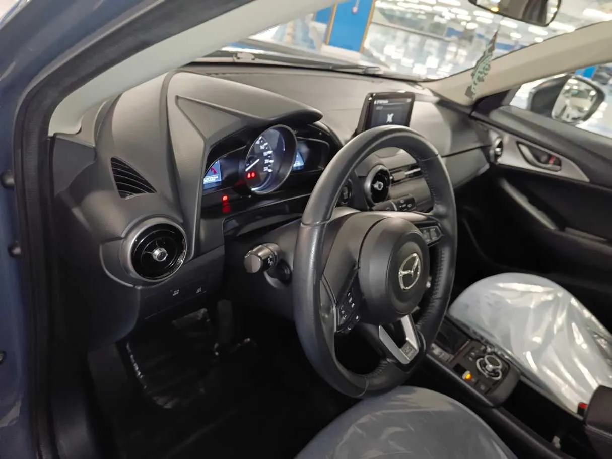 Car image 13