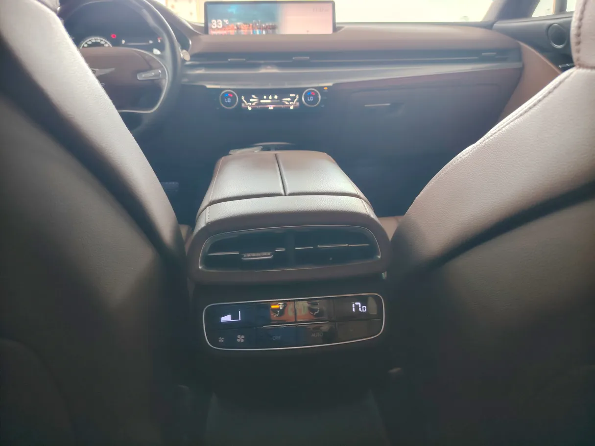 Car image 29