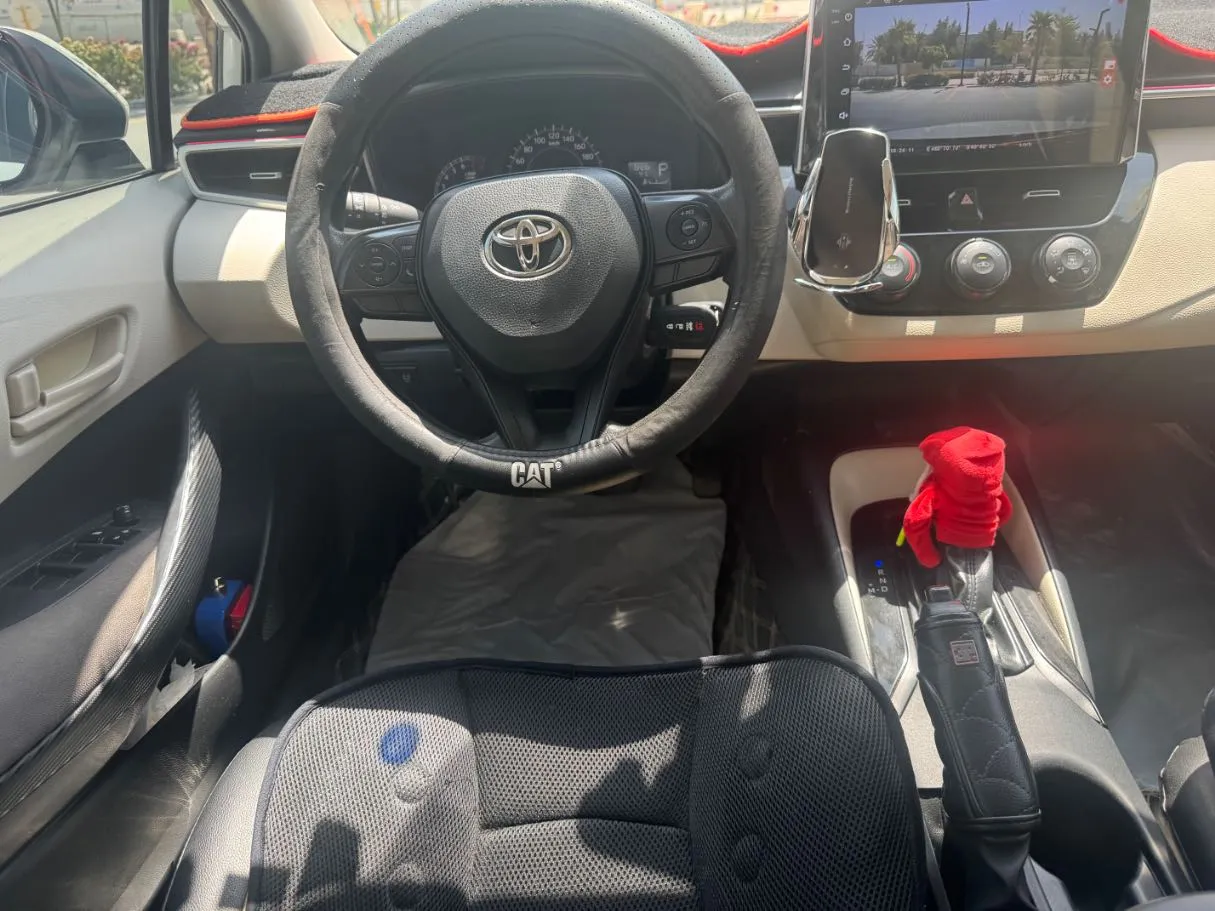 Car image 16