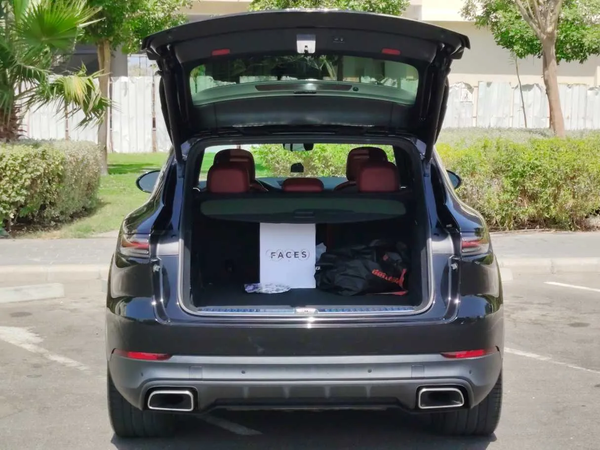 Car image 27