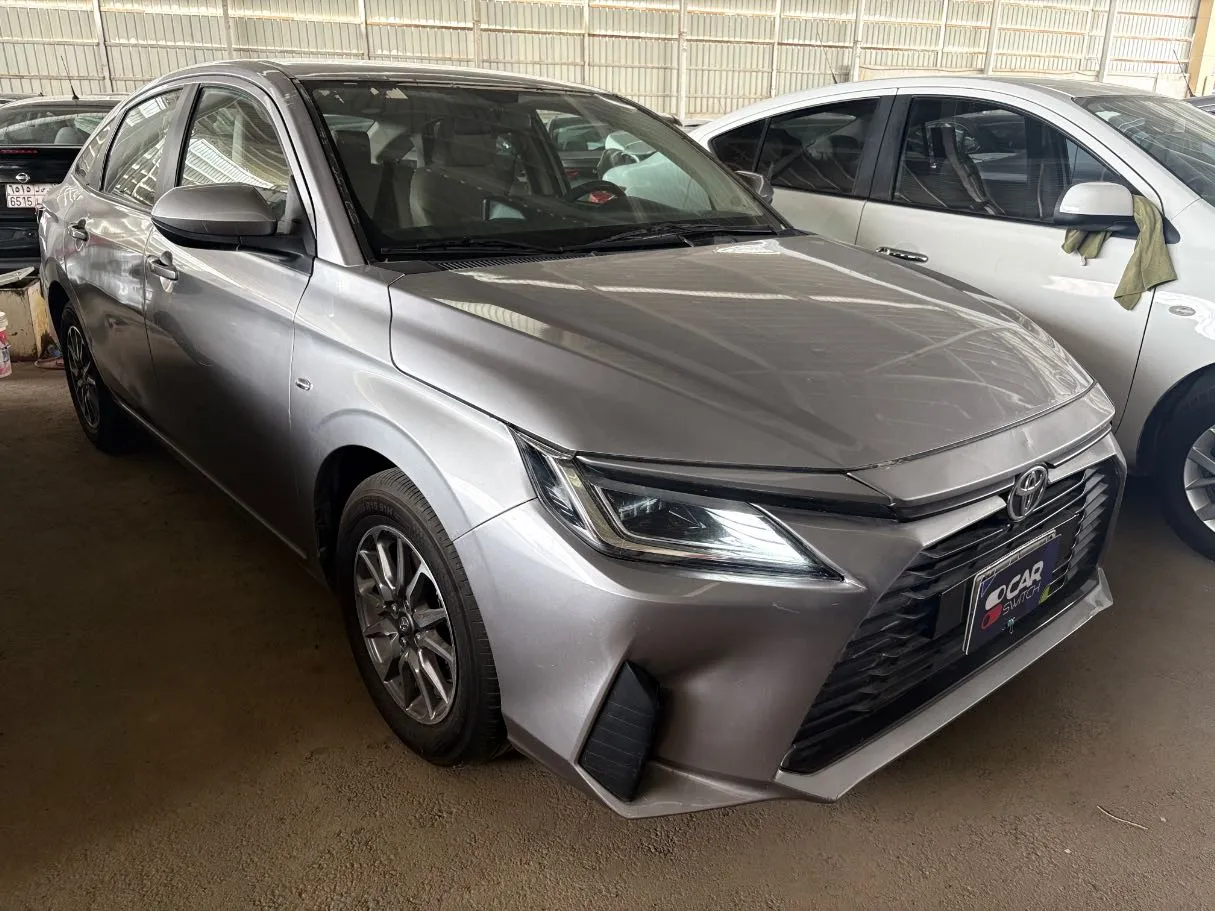 Car image 3