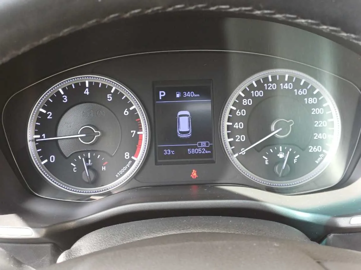 Car image 20