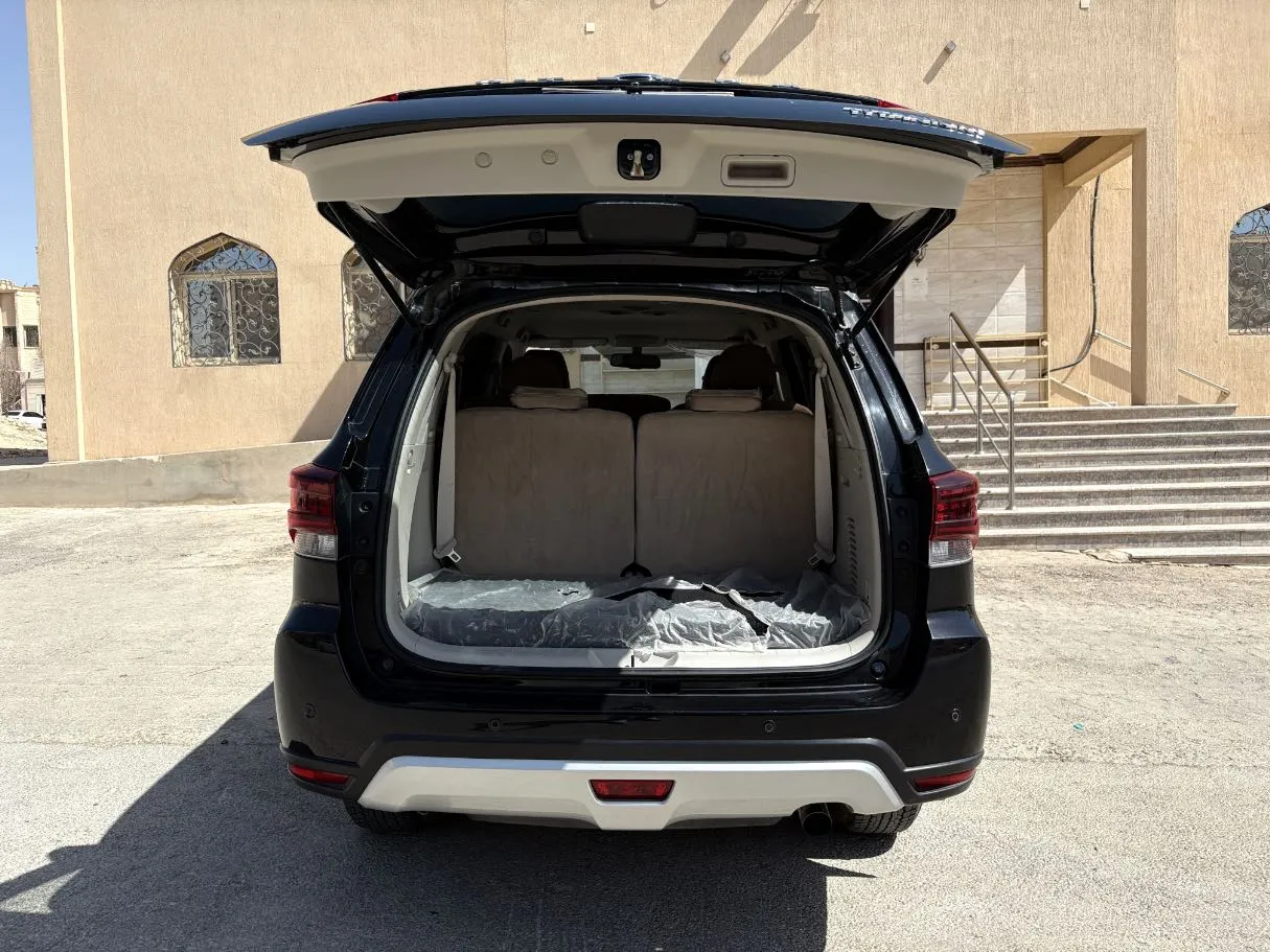 Car image 25