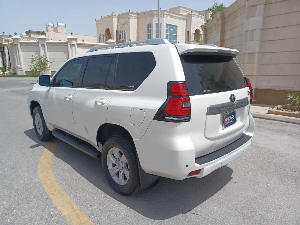 Car image 7