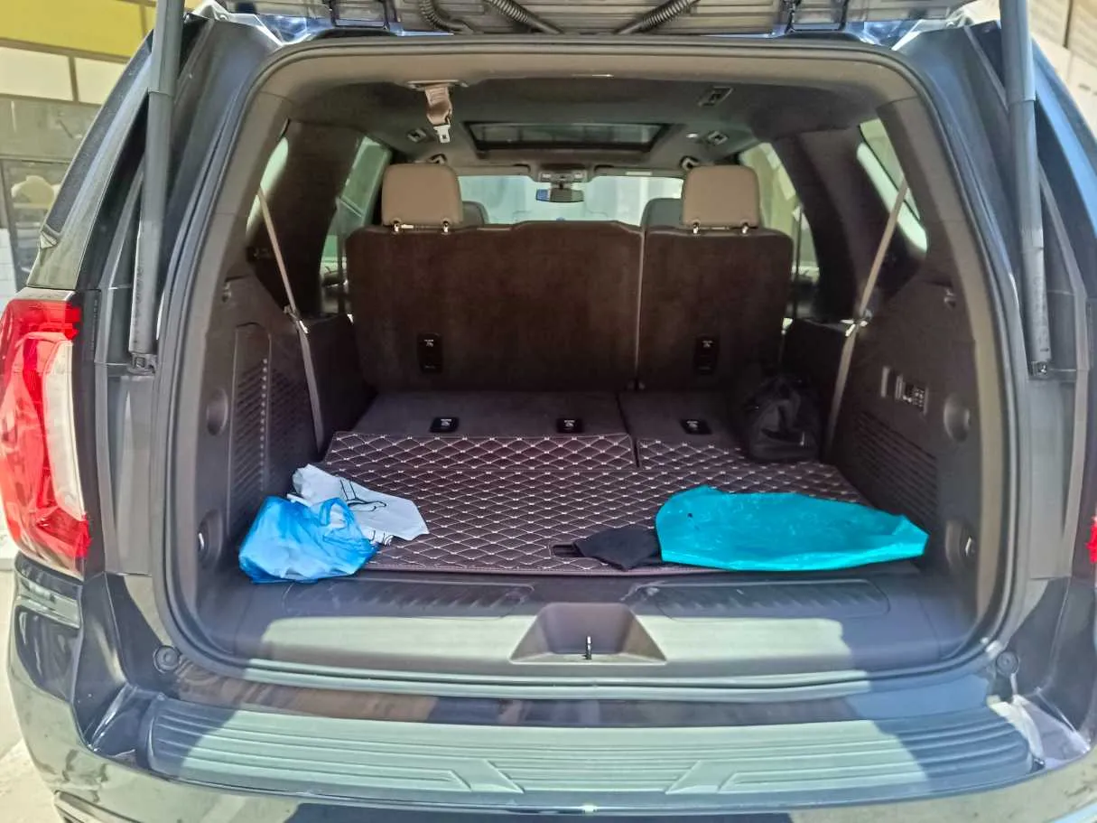 Car image 26