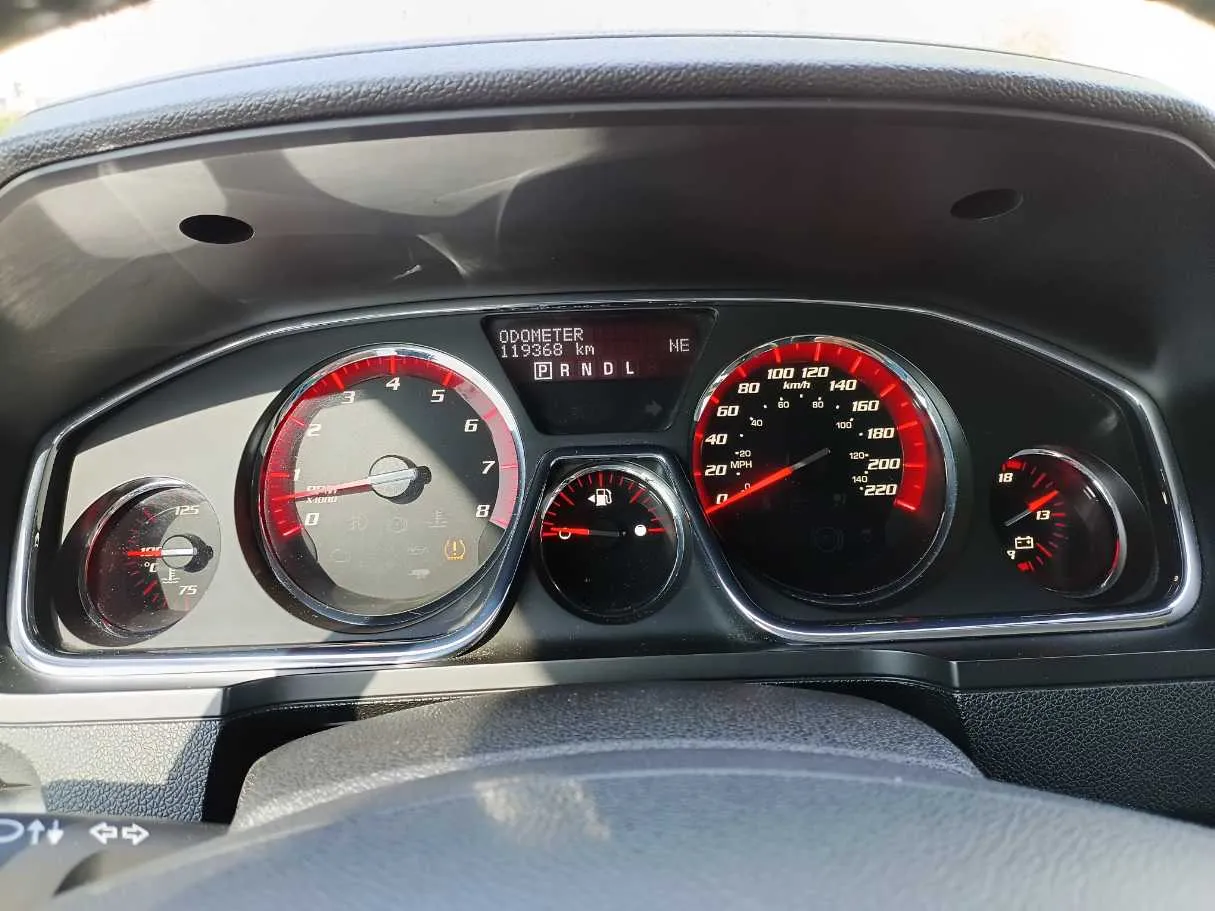 Car image 19