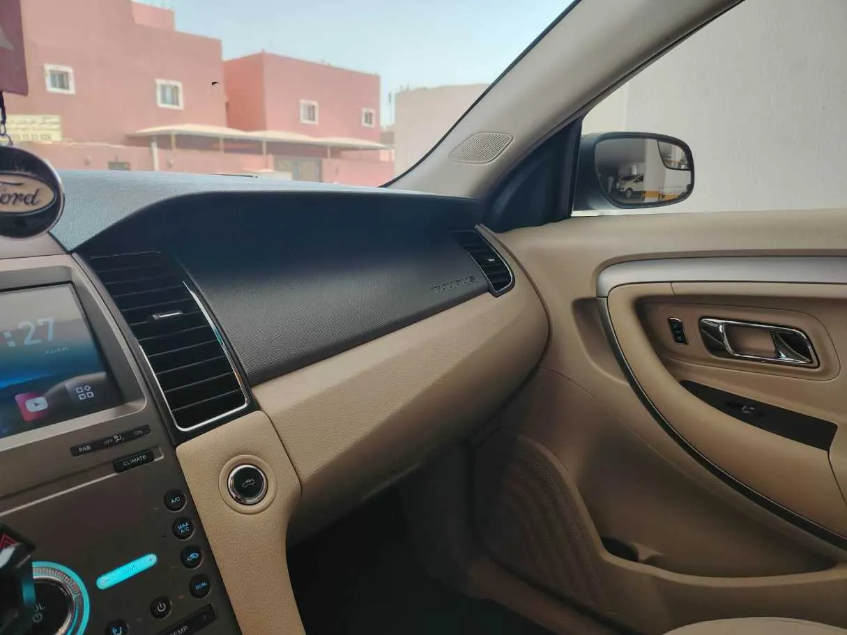 Car image 31