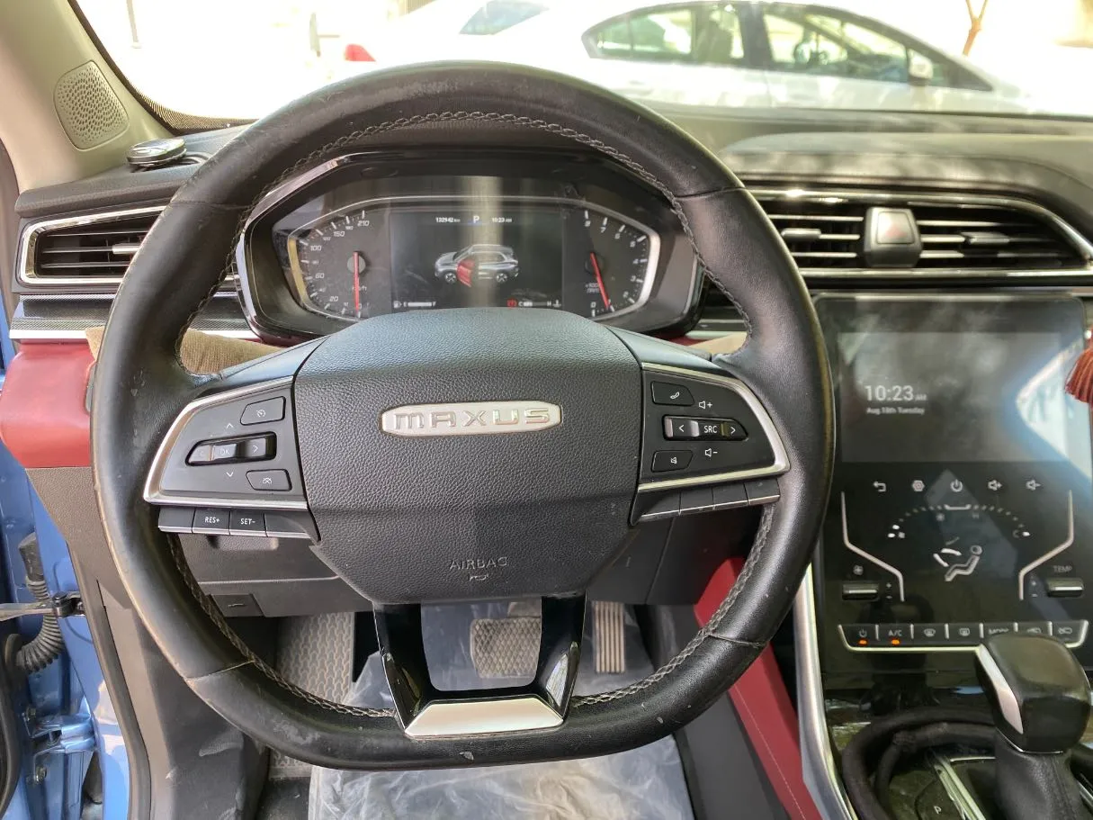 Car image 19