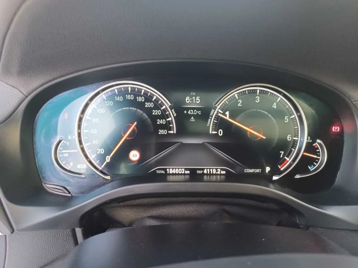 Car image 20