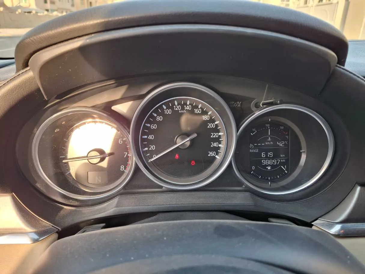 Car image 18