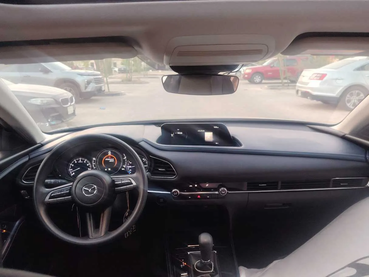 Car image 15