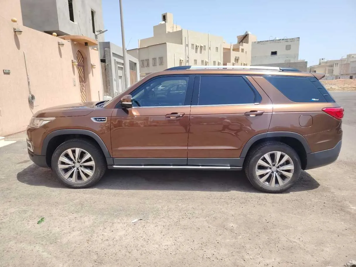 Car image 8