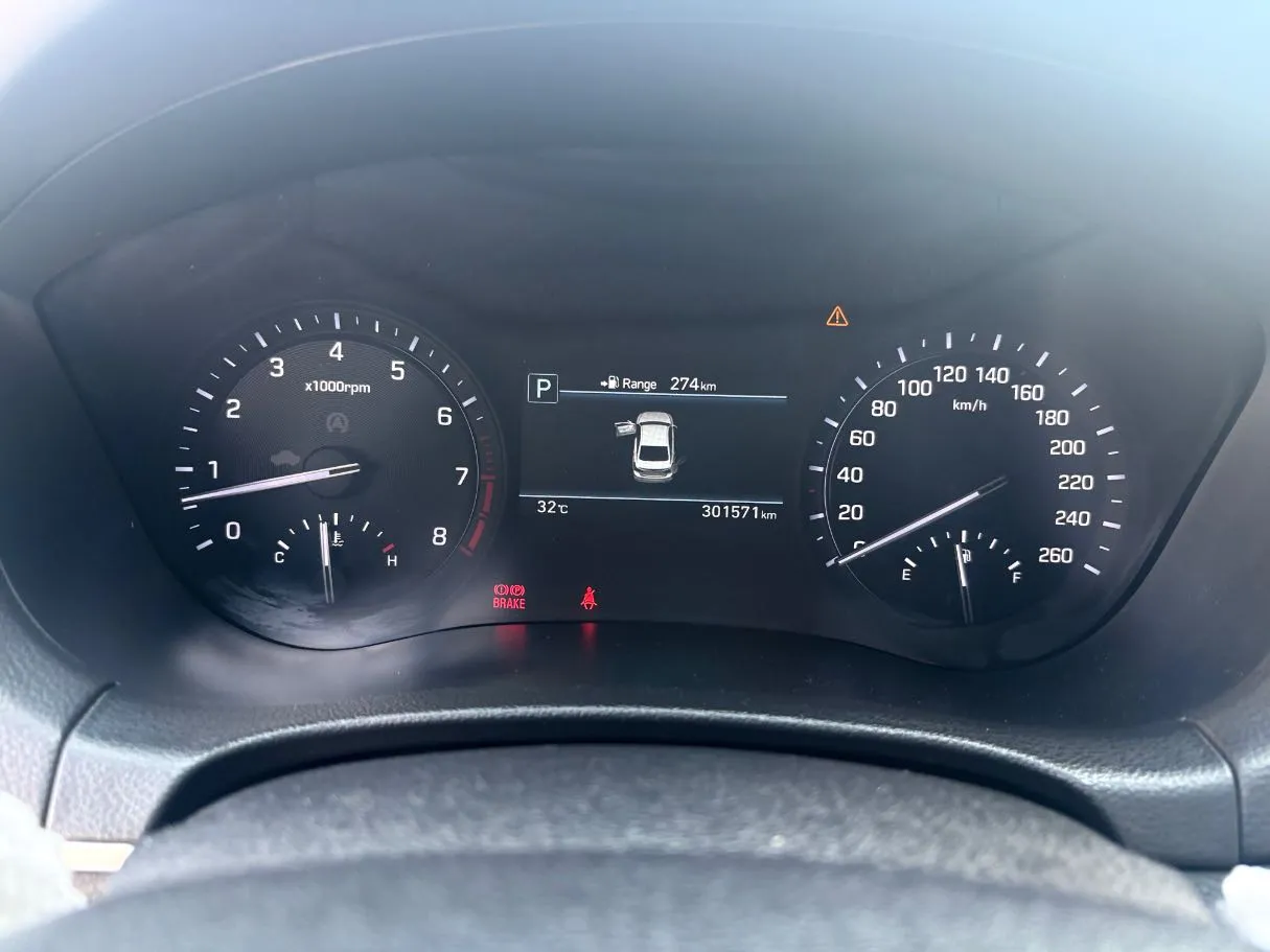 Car image 23
