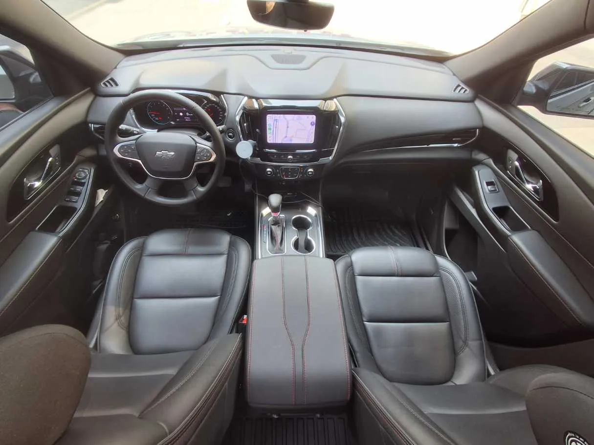 Car image 16