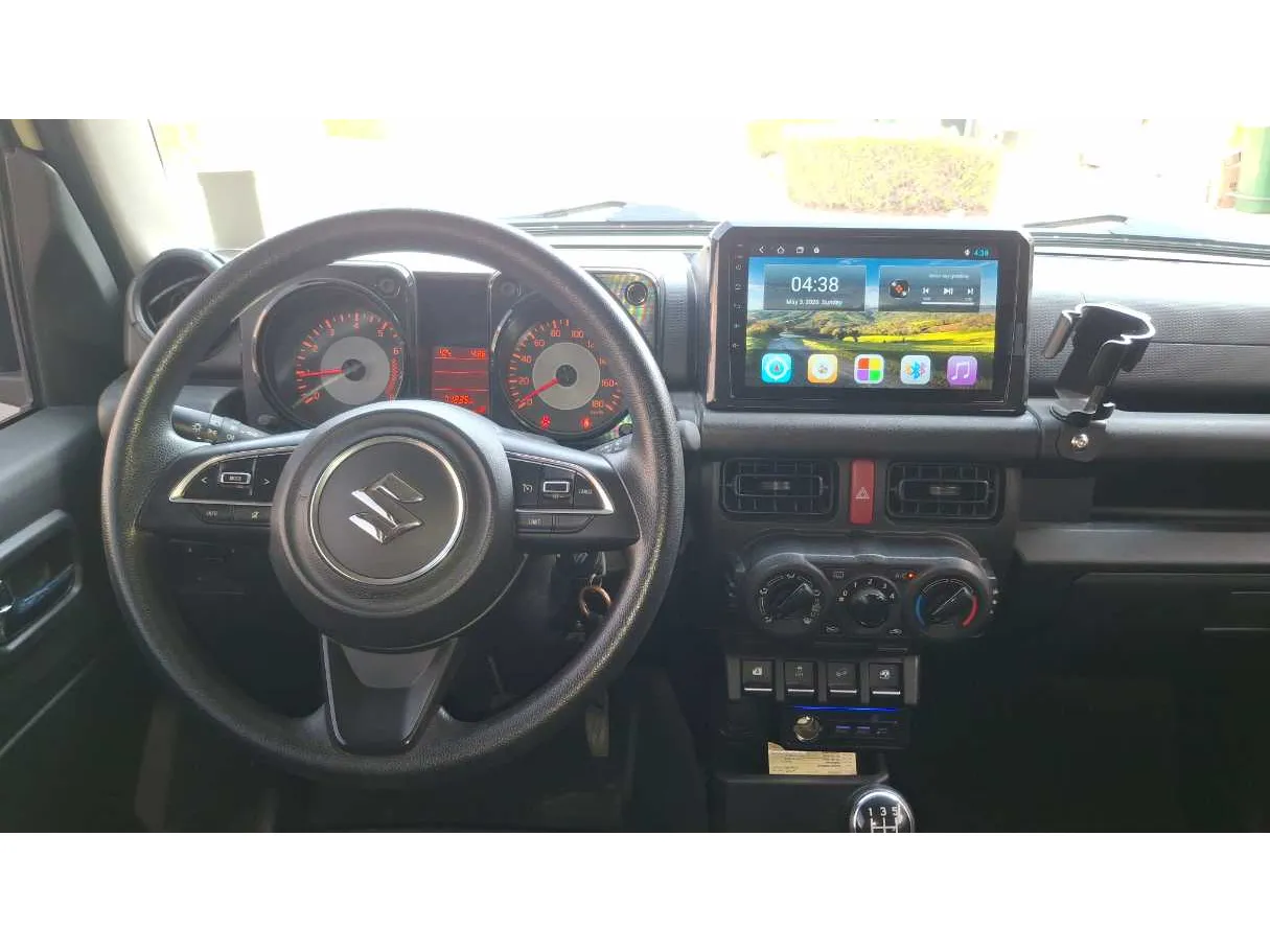 Car image 15