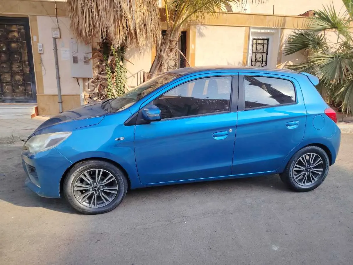 Car image 8