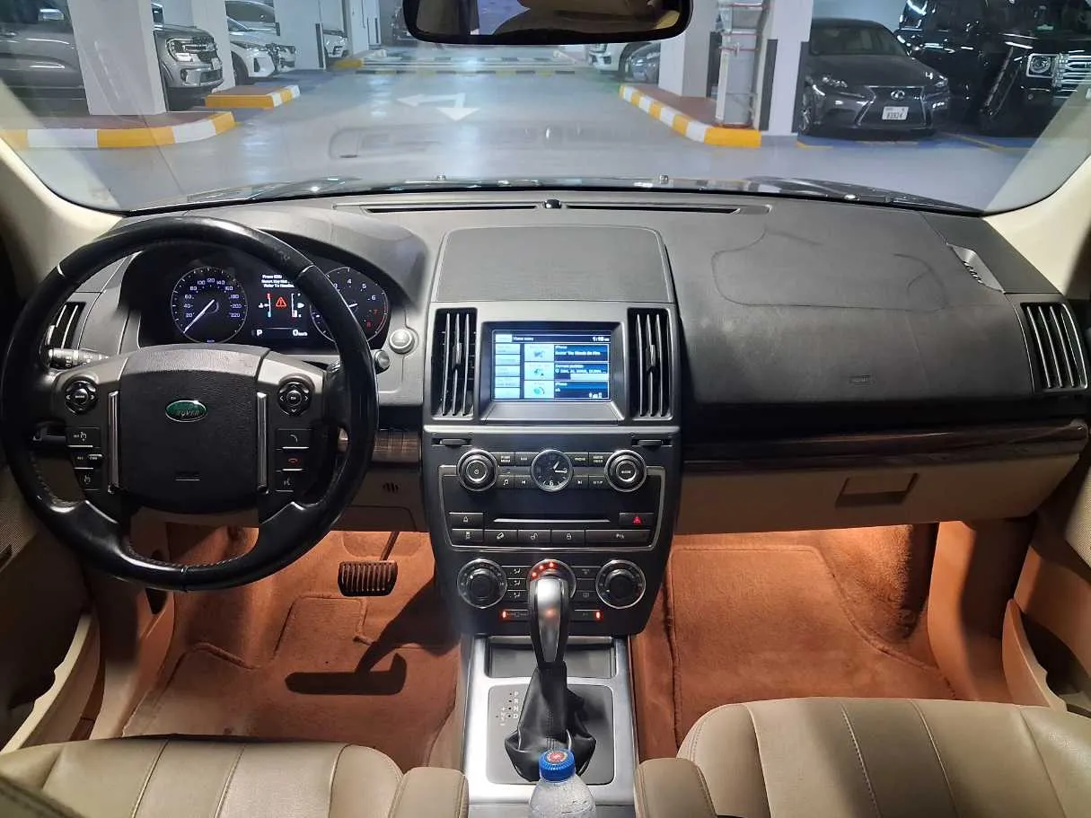 Car image 15