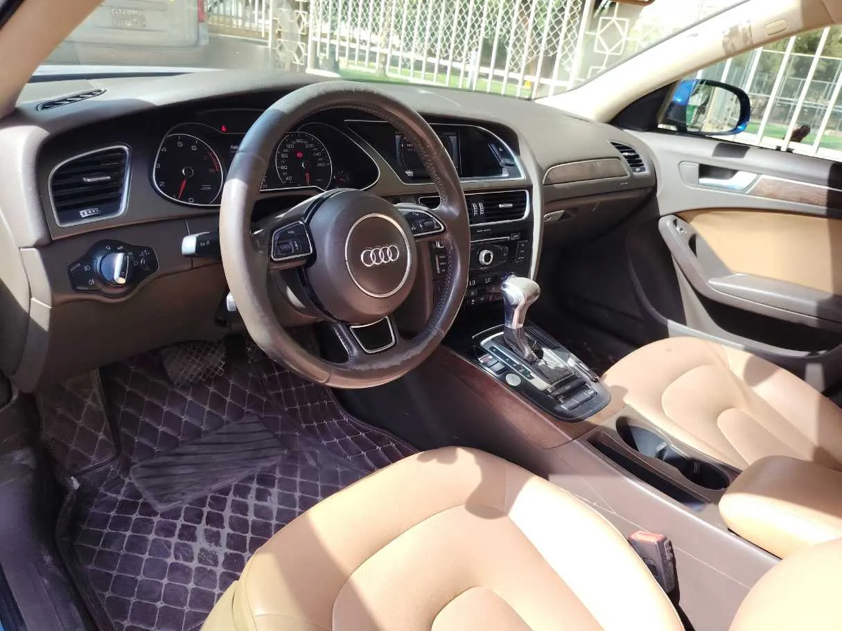 Car image 13