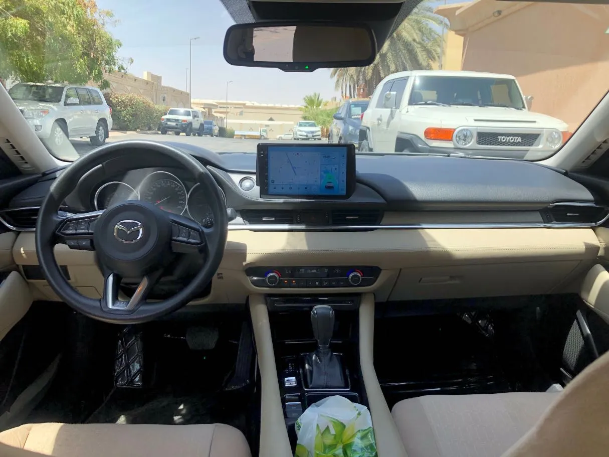 Car image 16