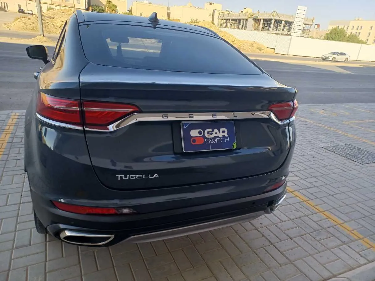 Car image 6