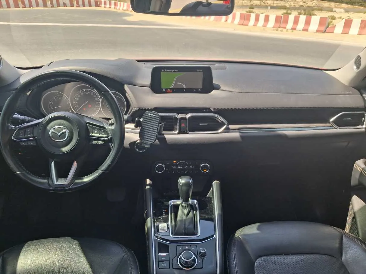 Car image 15