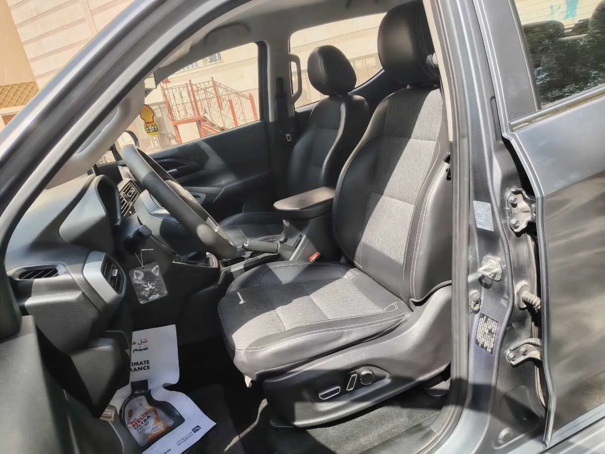 Car image 13