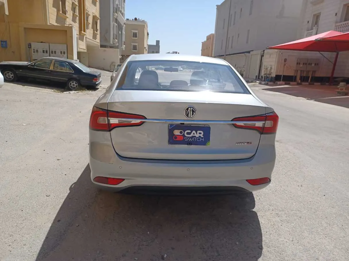 Car image 6