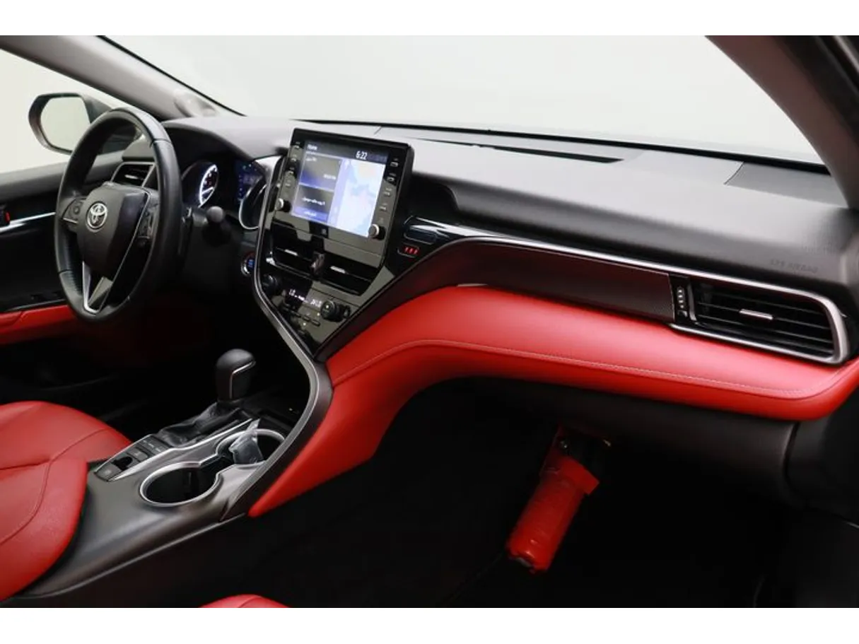 Car image 10