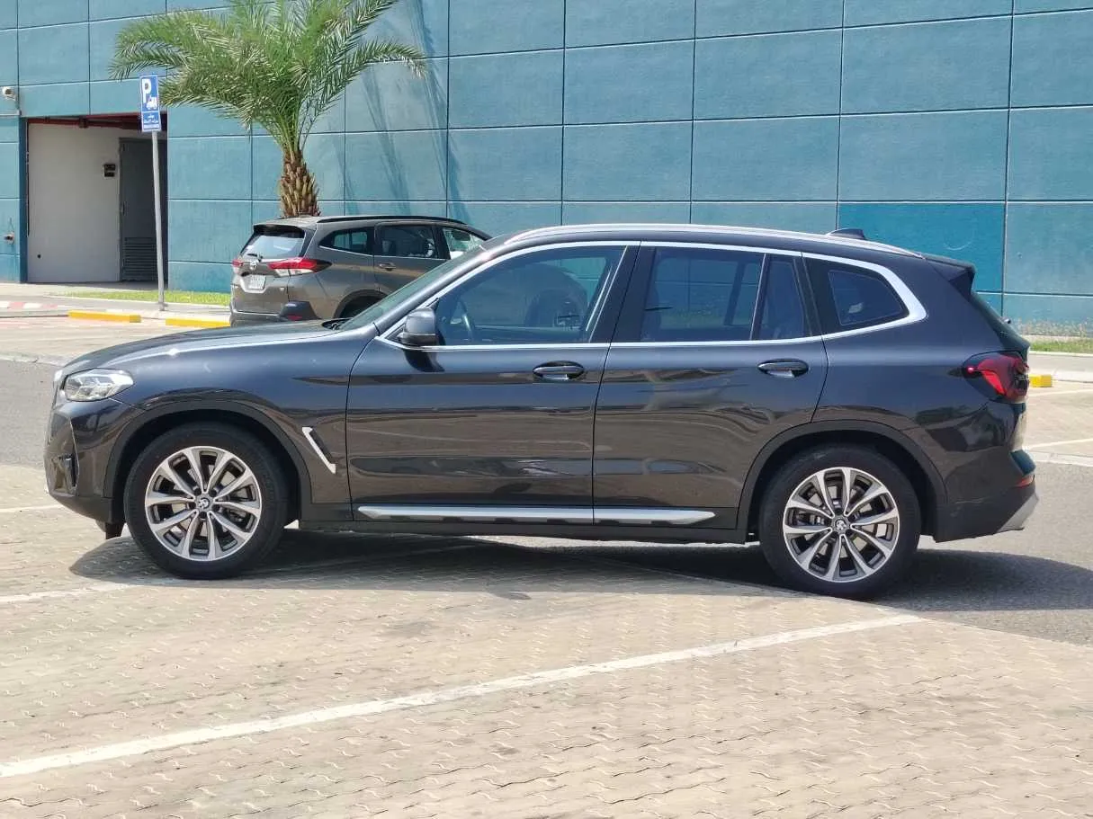 Car image 8