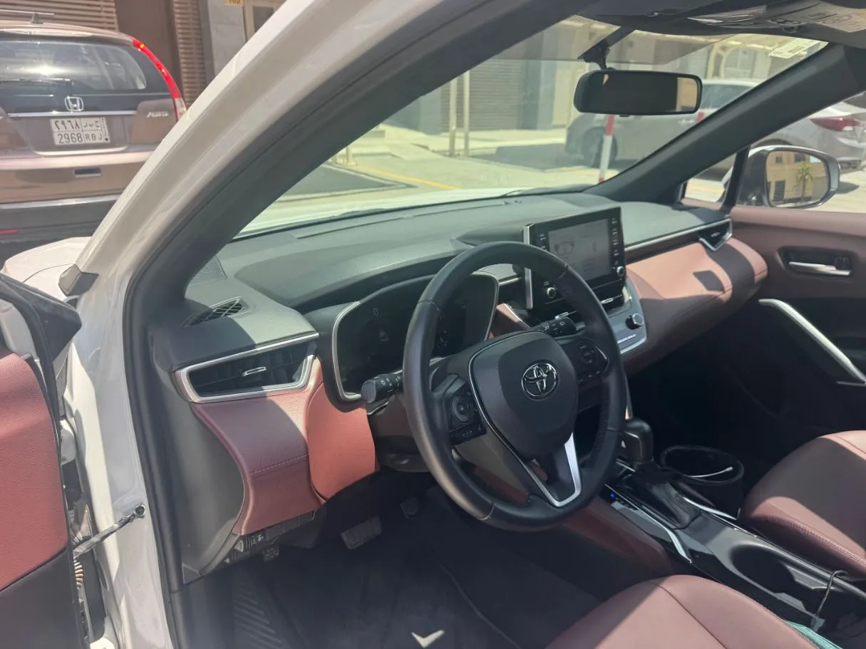 Car image 11
