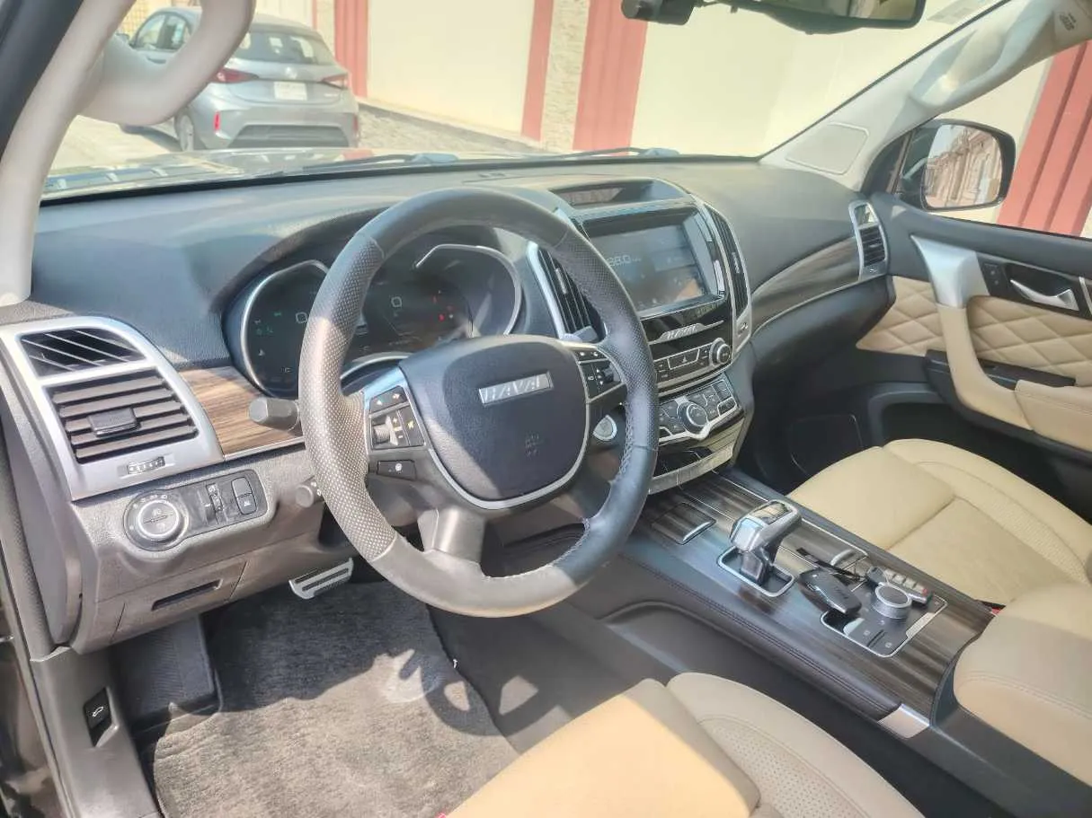 Car image 13