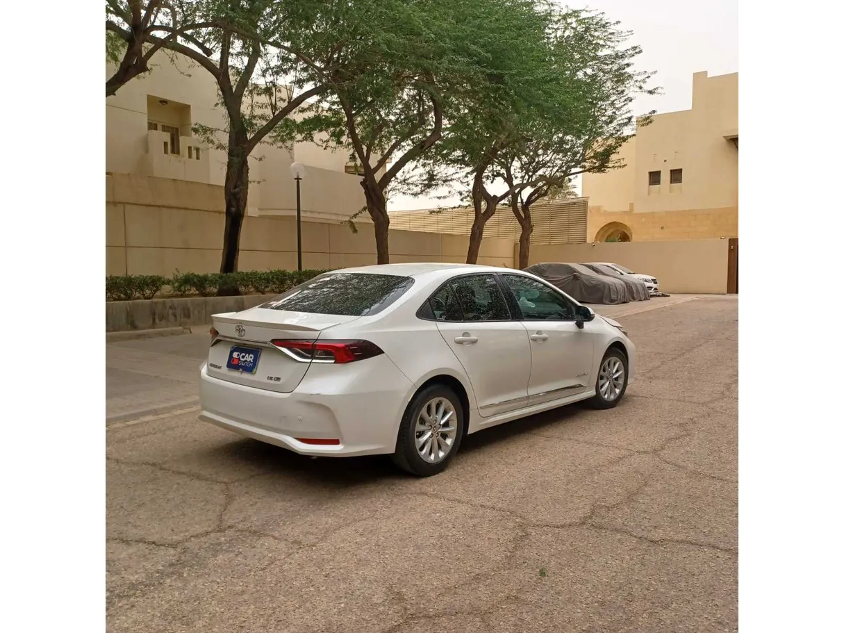 Car image 5