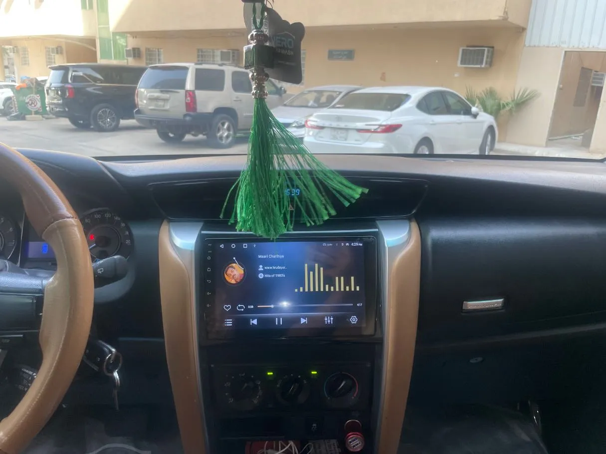 Car image 16