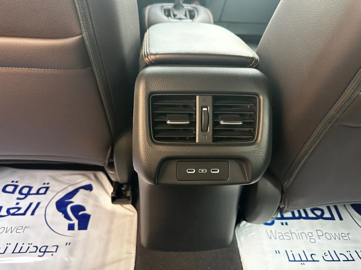 Car image 27
