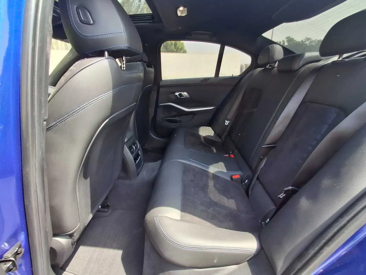 Car image 13
