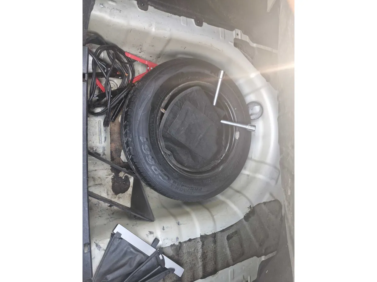 Car image 20