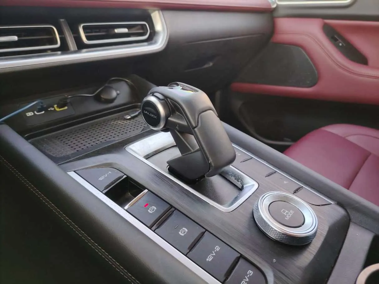 Car image 18