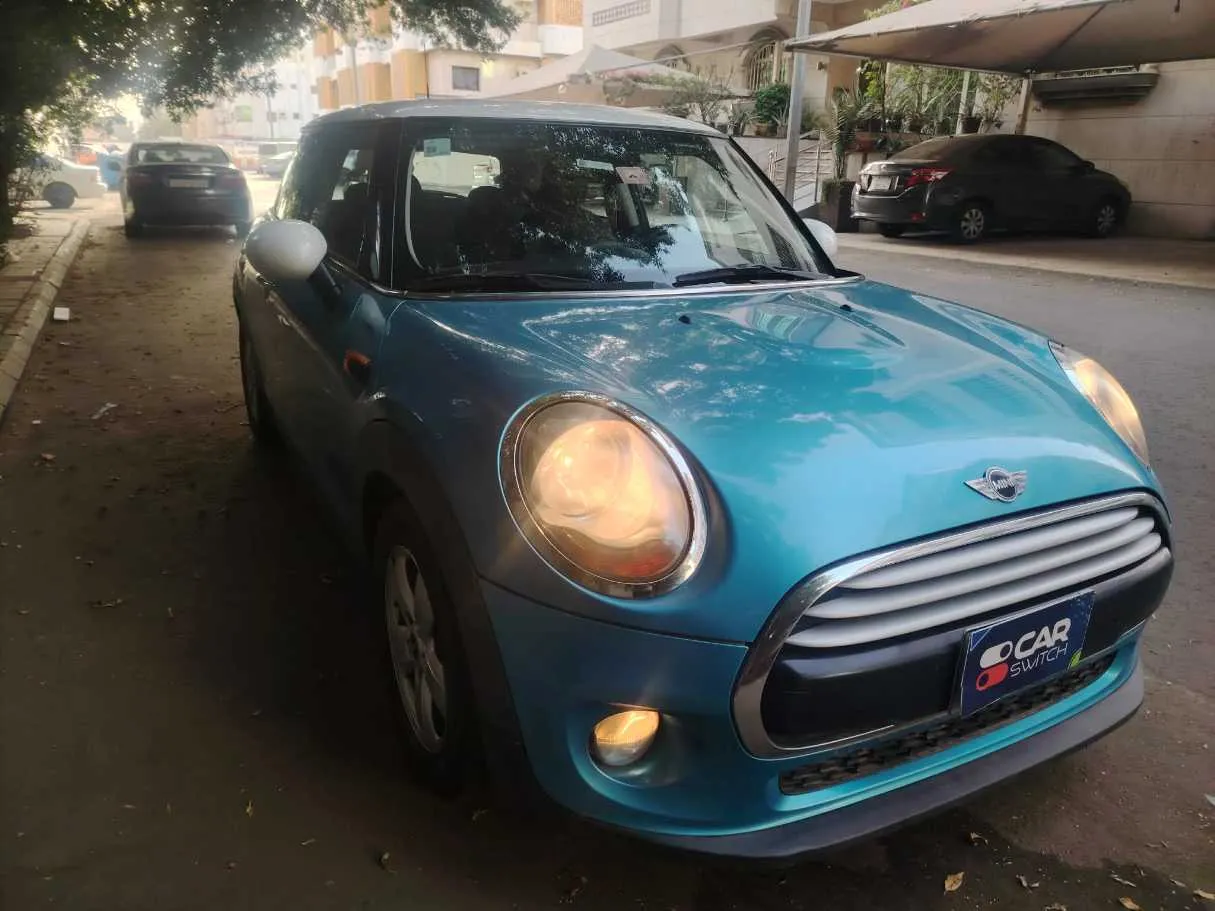 Car image 3
