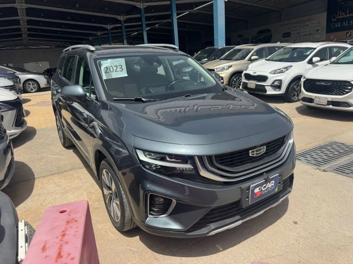 Car image 3