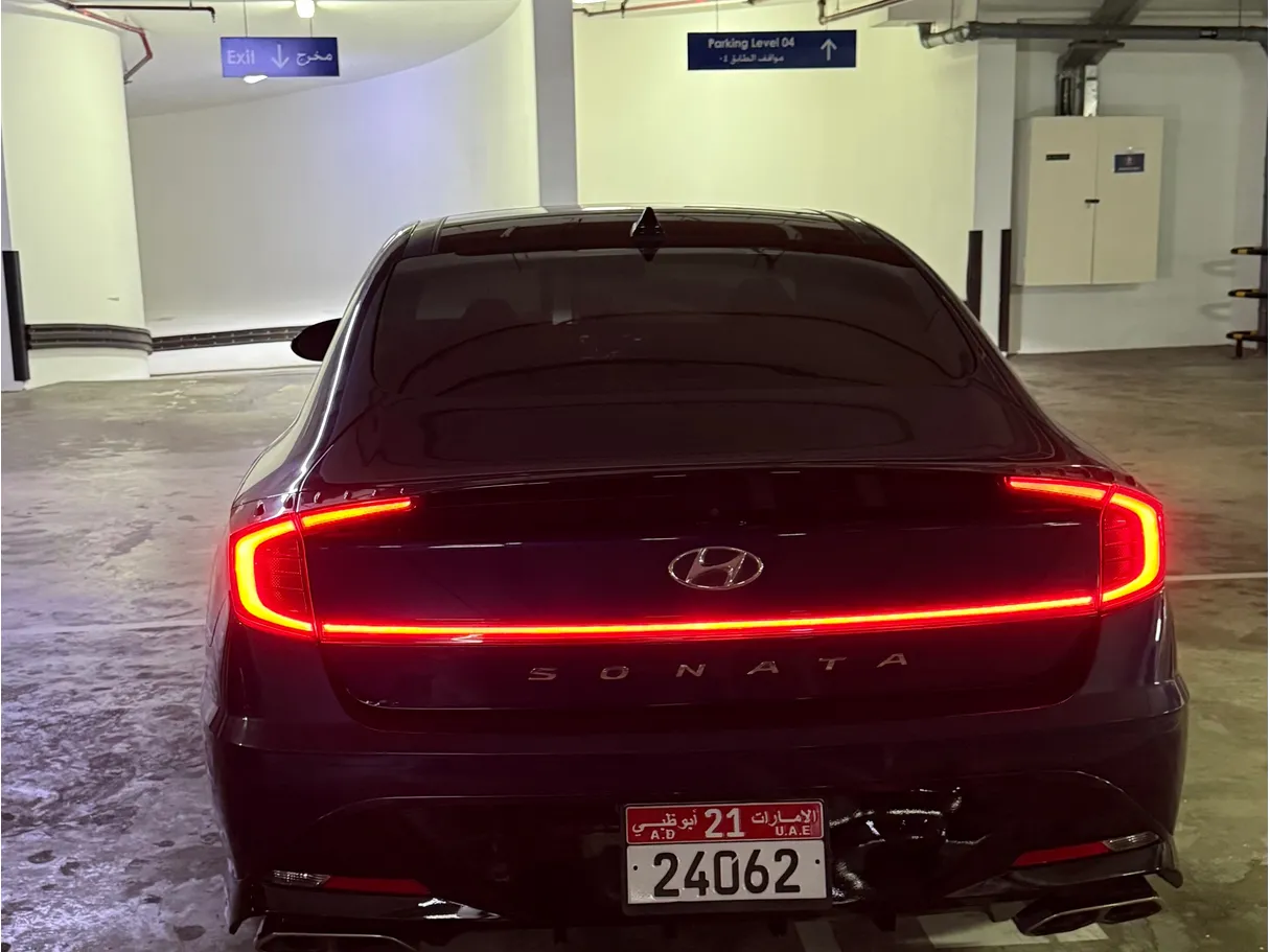 Car image 3