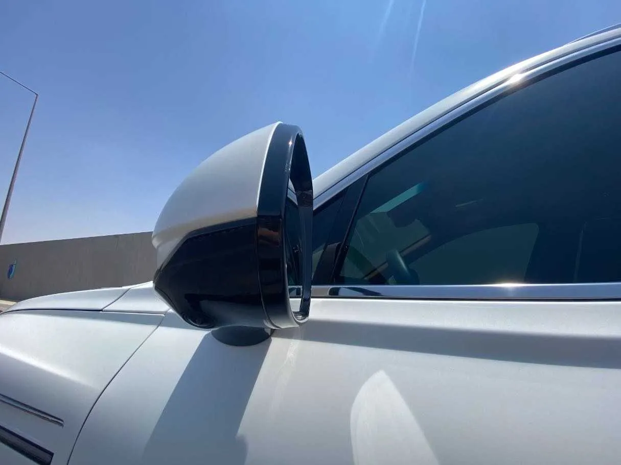 Car image 33
