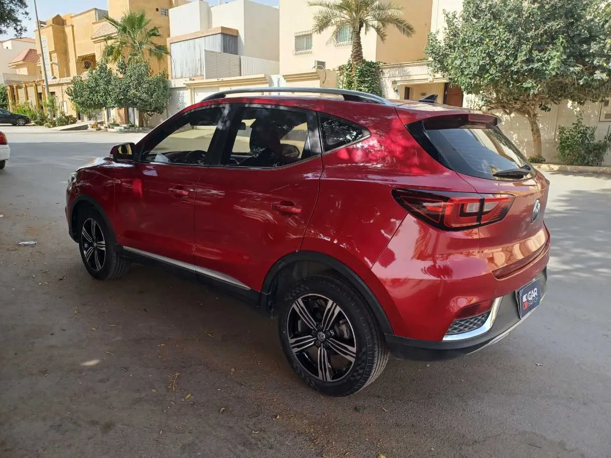Car image 7