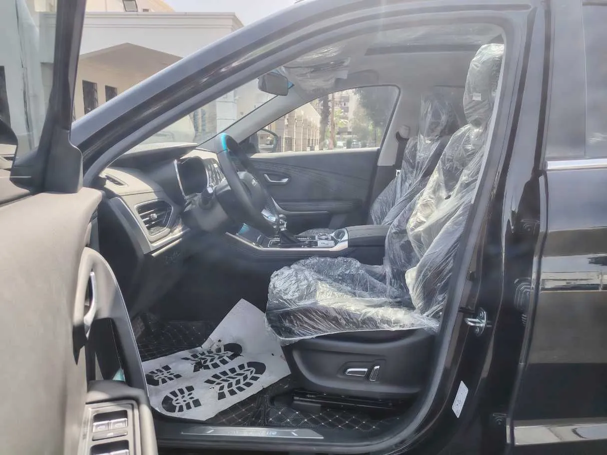 Car image 13