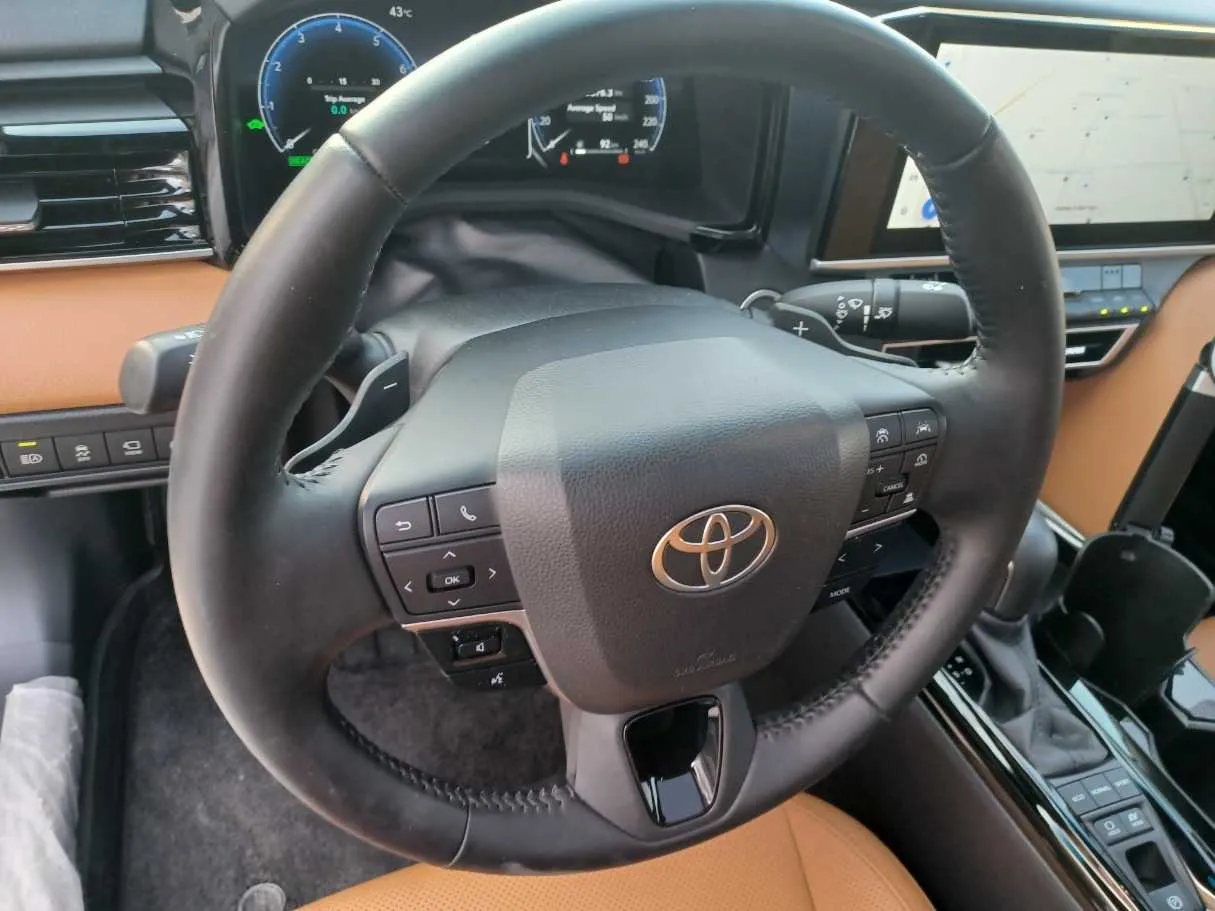 Car image 18