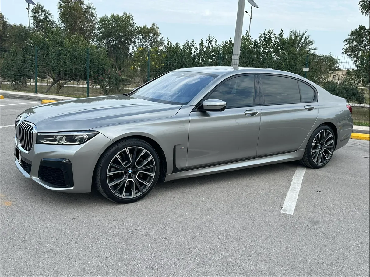 Car image 8