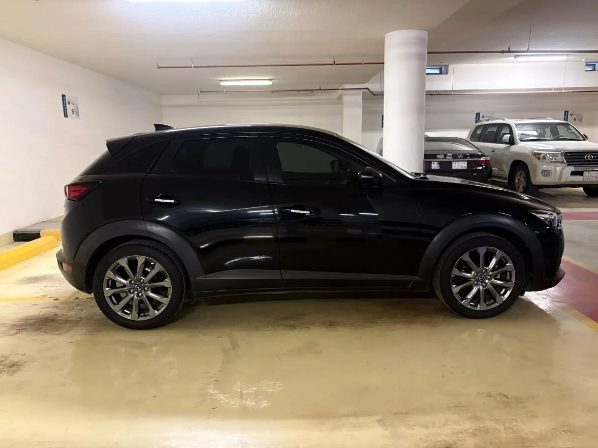 Car image 4