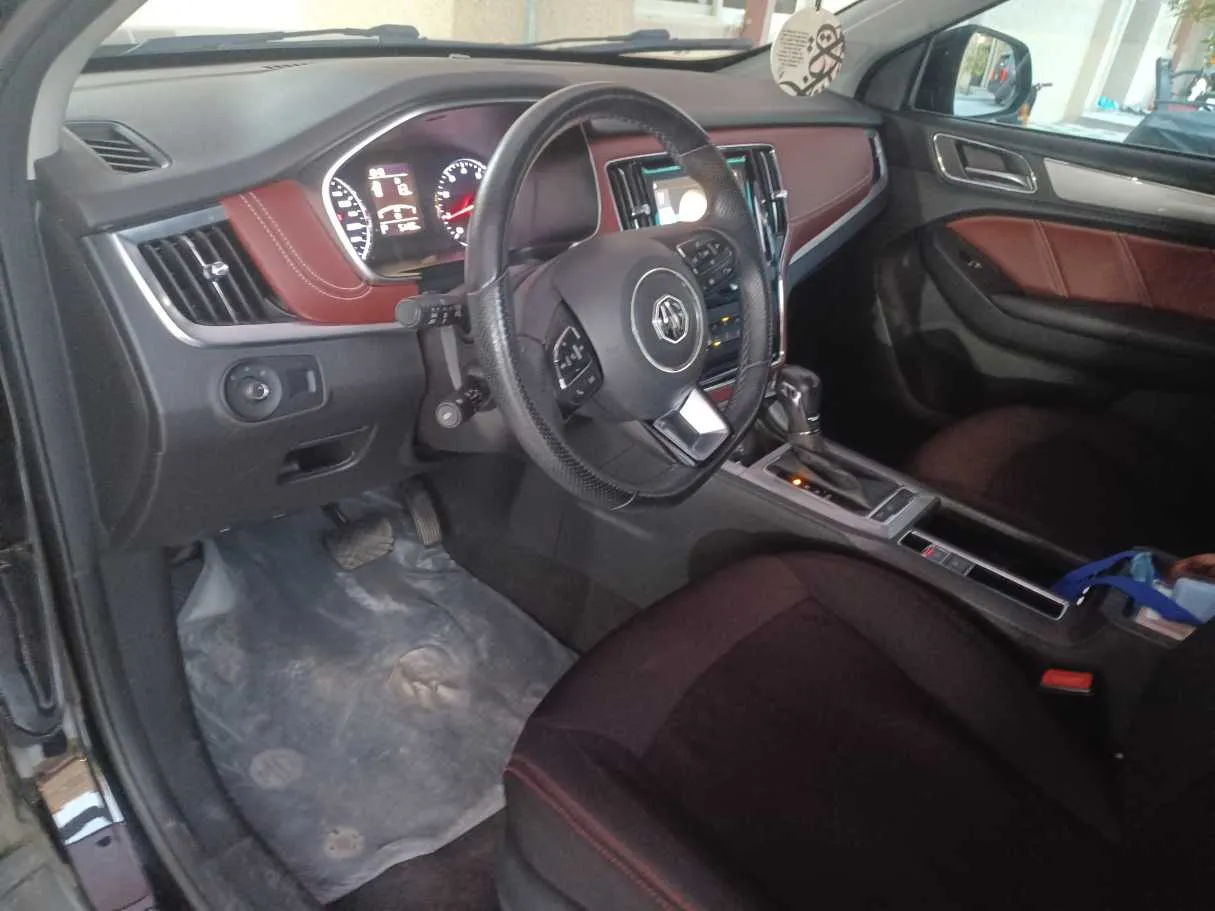 Car image 11