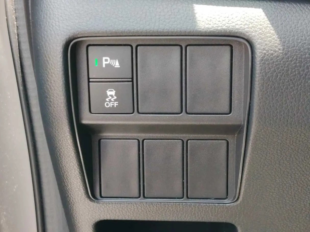 Car image 32